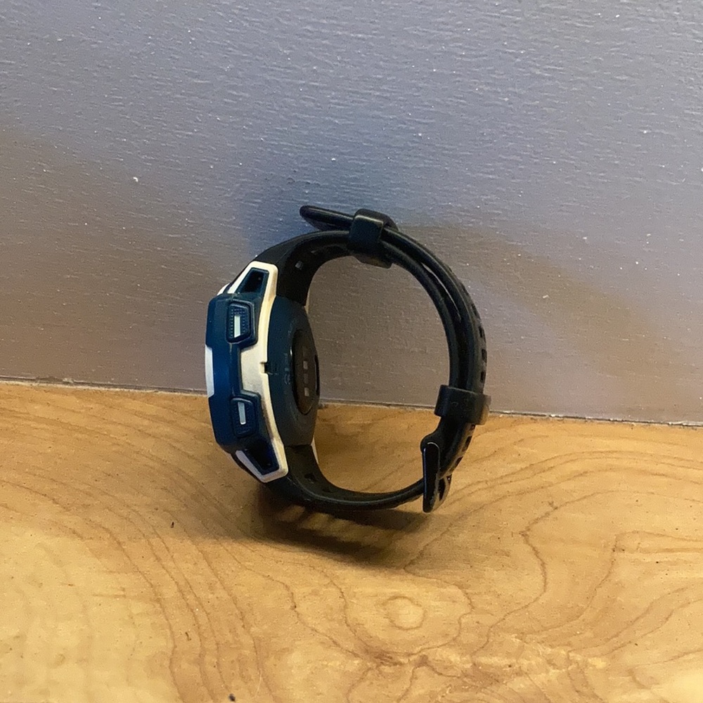 Garmin Surf Watch - Picture 2 of 3